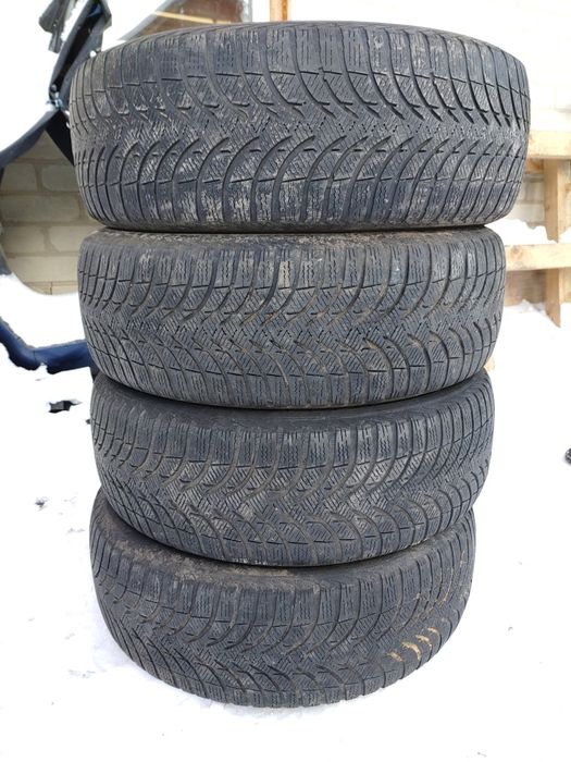 Michelin Alpin A4 215/60/R16