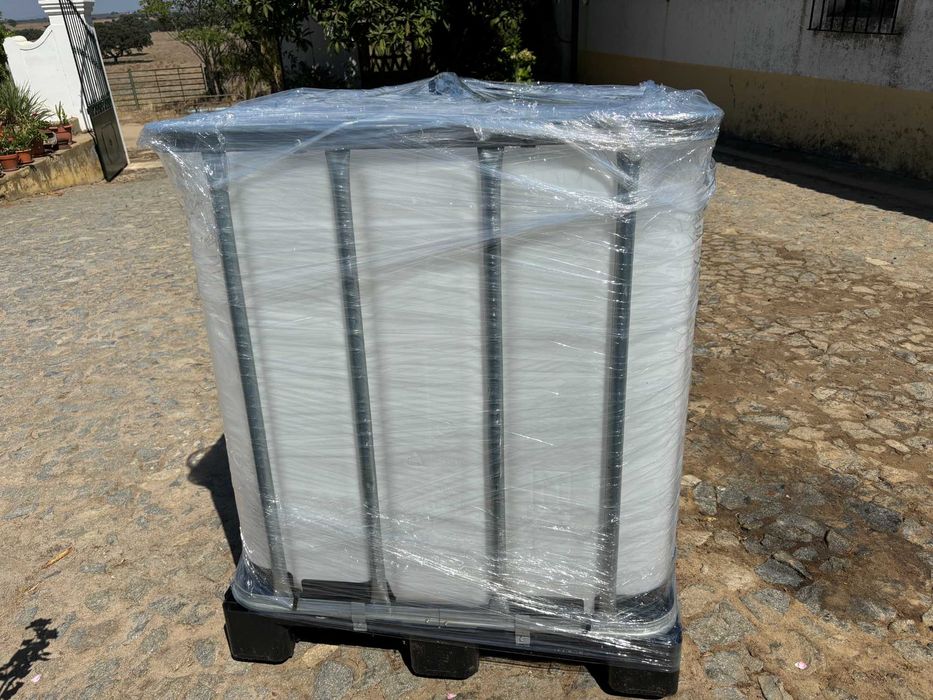 Depósito de plástico alimentar, como novo