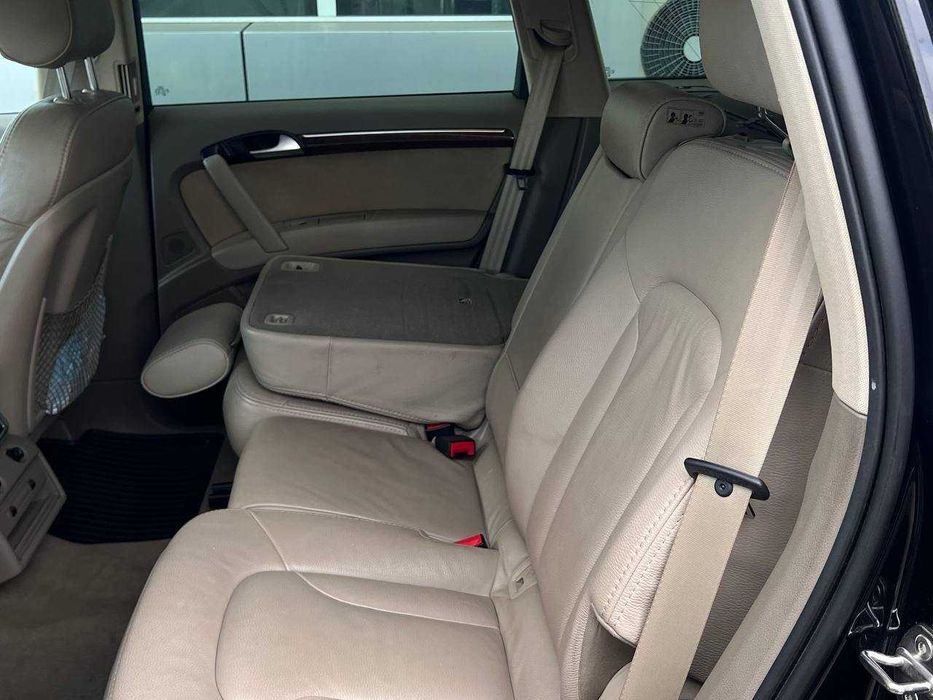 Продам сімейний автомобіль Q7 2013р.