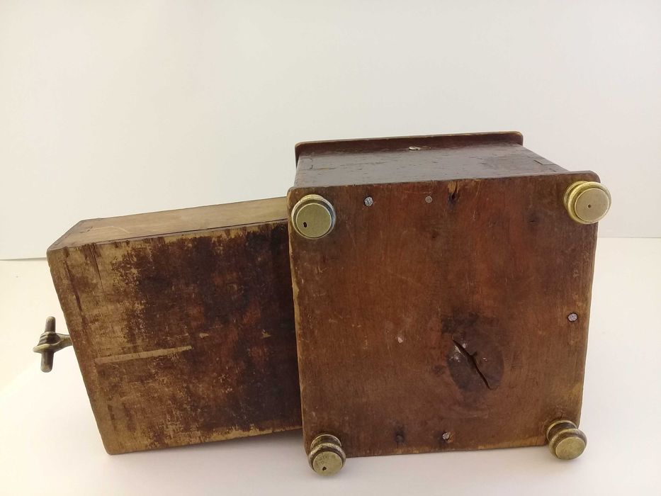 Продам кофемолку 1902 года. Антиквариат. Всё родное.