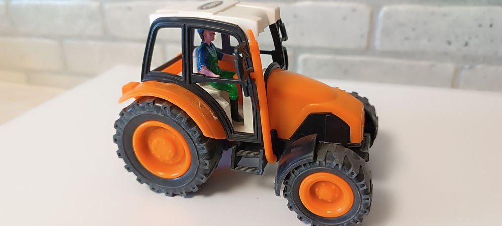 Детские игрушки машины.