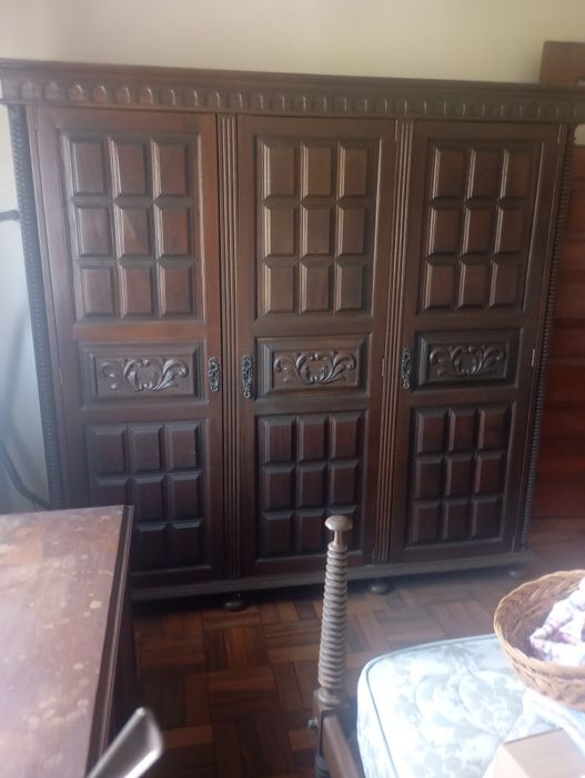 Vendo este roupeiro muito bonito bom estado