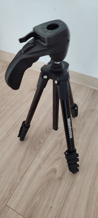 Statyw Manfrotto Compact Action