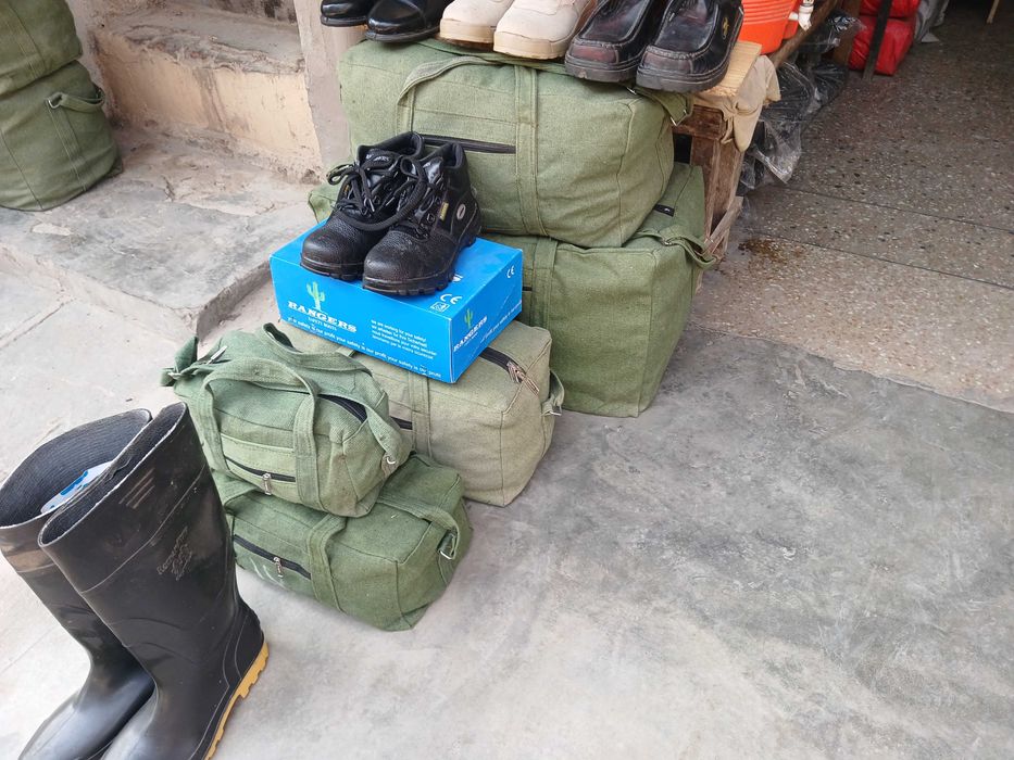 Сумка тканевая для перезда большая вместительная дорожная 100 литров