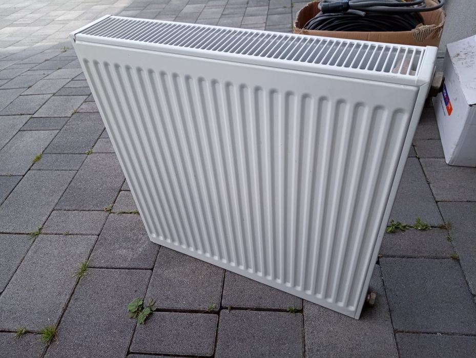 Grzejnik 60cm na 60 cm biały