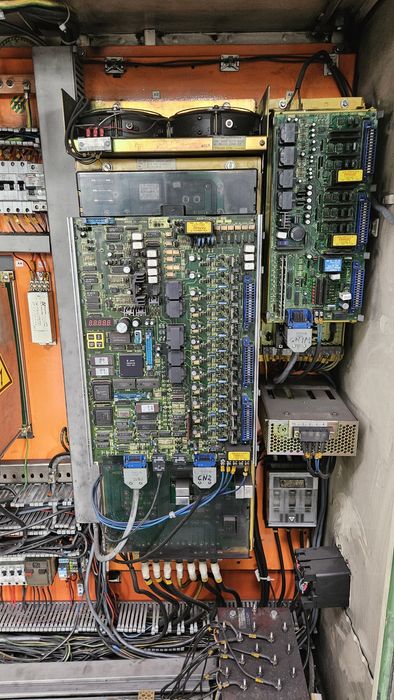 Fanuc OT , servo silniki,  falownik. Stan dobry działające.