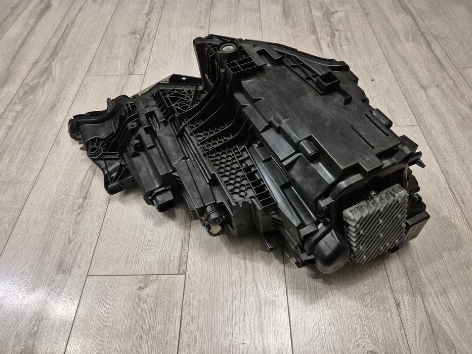 Фара ліва Audi Q8 2019-2023 USA