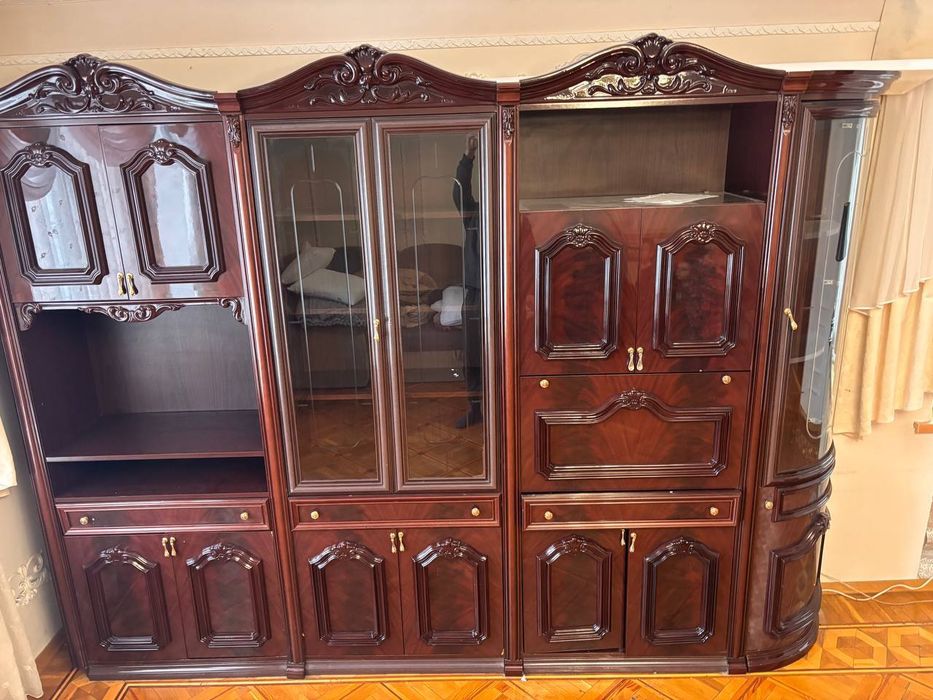 Продам шкаф для гостинной