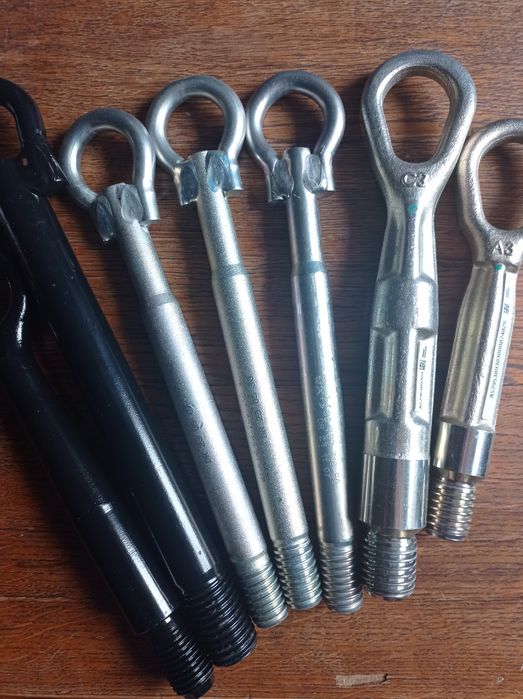 Продам крюк буксировочный BMW,VAG,аптечки, аварийные знаки ..