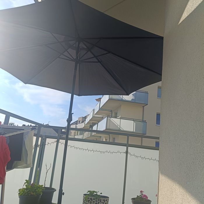 Parasol nowy z podstawą kamienna