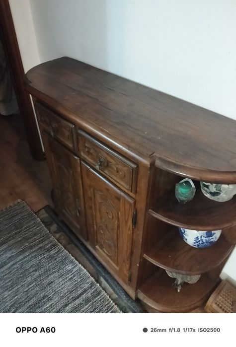 Móvel madeira com portas