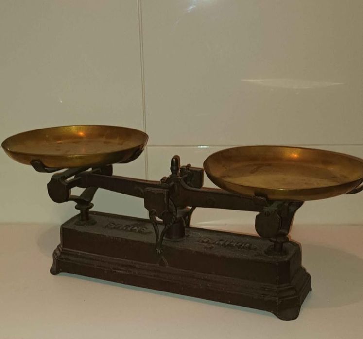 Balança Romana de mesa antiga