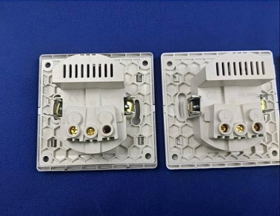 Сучасна розетка USB + Туре-С /Скло/ Coswall