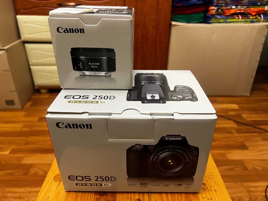 Фотоаппарат Canon EOS 250D Kit 18-55mm + Объектив 50mm f/1.8
