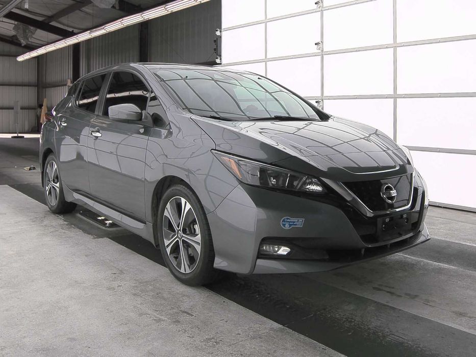 2020 Nissan LEAF SV ціла машина