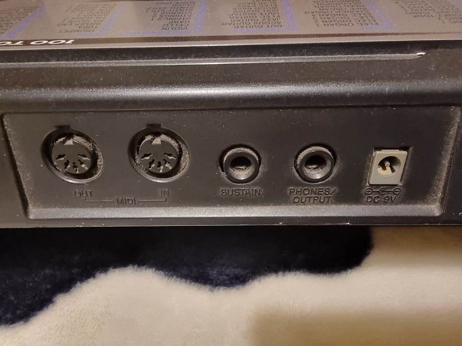 Piano Casio CTK-551 midi com suporte