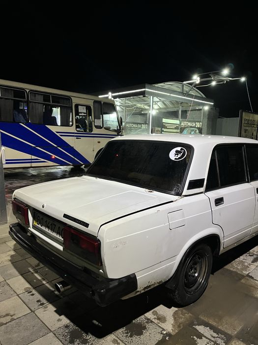 ПРОДАЖ . ВАЗ 2105 1.5 бензин