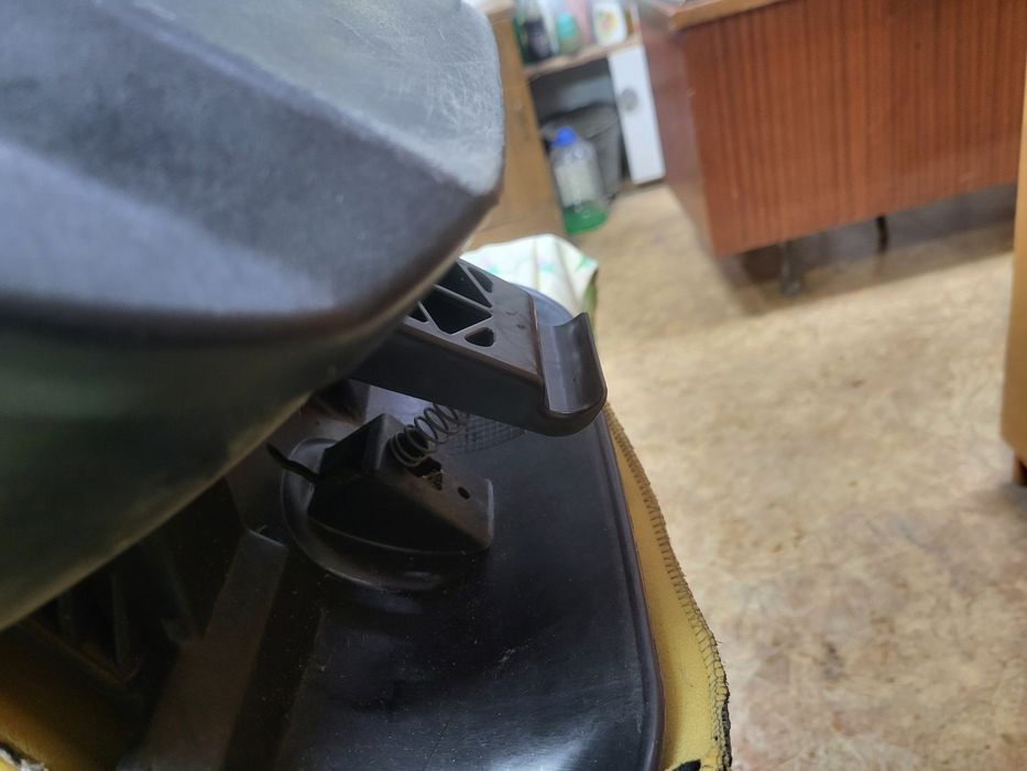 Детское кресло в авто