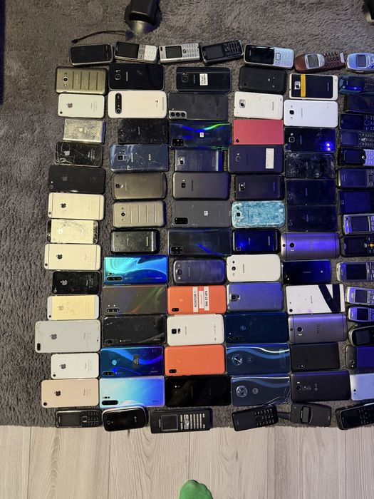 Zestaw telefonów komórkowych iphon Nokia