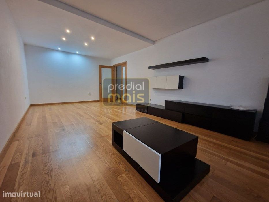 Apartamento T2 Novo C/ Novo - Centro