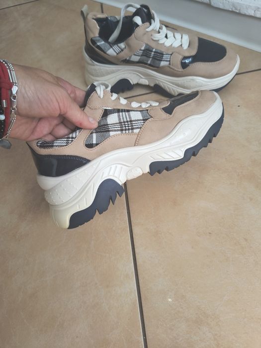 Sprzedam buty sportowe