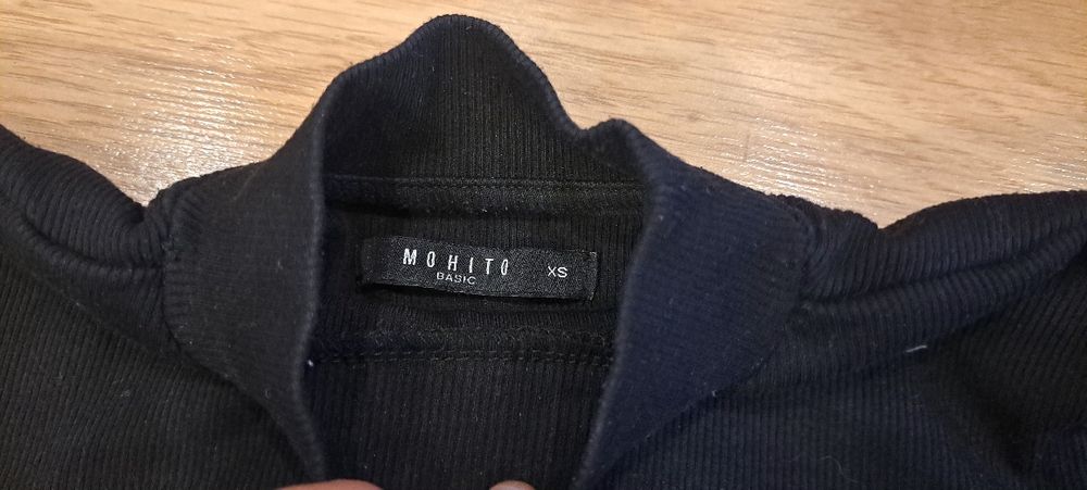 Czarne prążkowane body Mohito r. XS