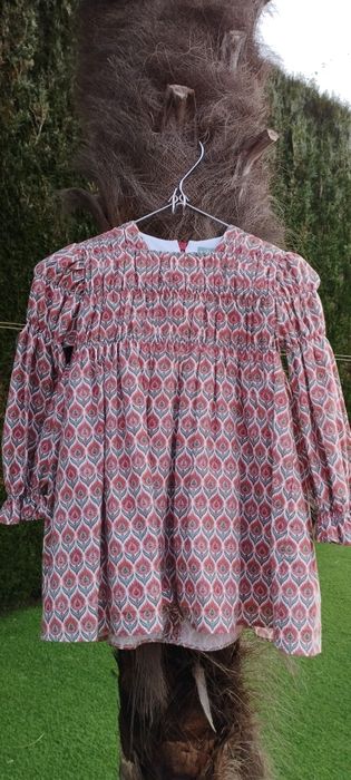 Vestido de criança forrado. .Novo