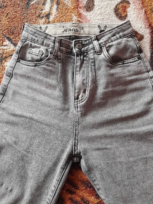 Джинси мом в сірому кольорі