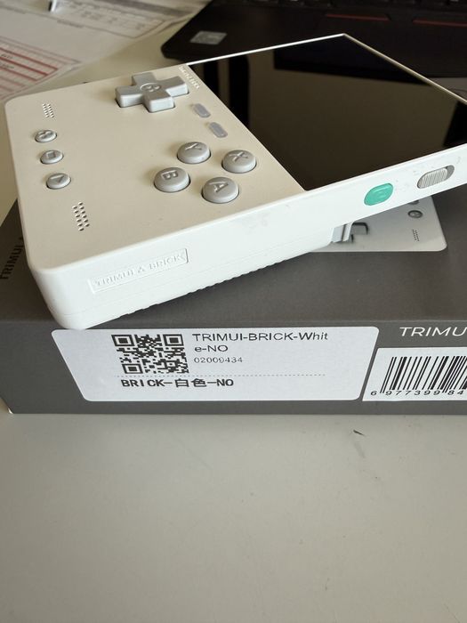 Retro Konsolka TRIMUI Brick
