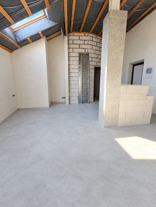 Продам 2-кімнатну квартиру 60 м² після будівельників!