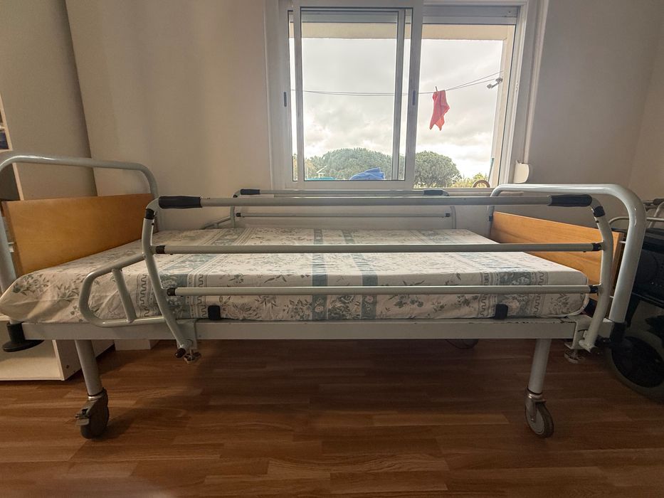 Cama Hospitalar elétrica articulada