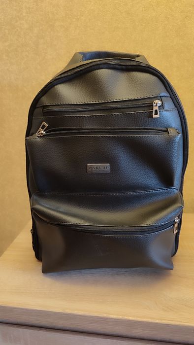 Рюкзак для мейкапу.