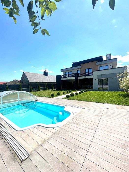 Продаж сучасного будинки з ремонтом,меблями і басейном