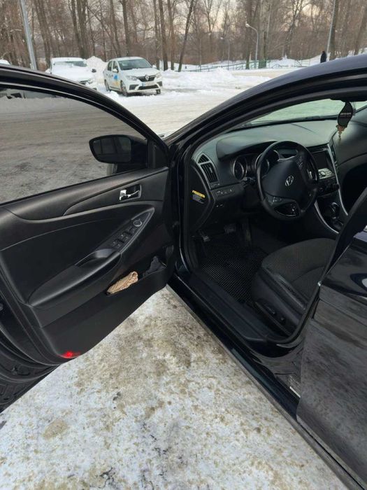 Продам Hyundai Sonata 2013