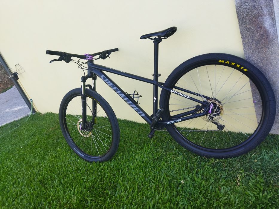Bicicleta BTT specialized