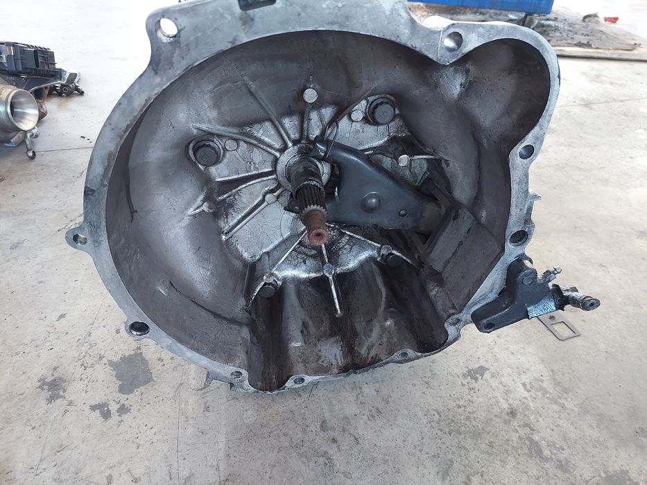 МКПП Mitsubishi Pajero 1  2.5 td