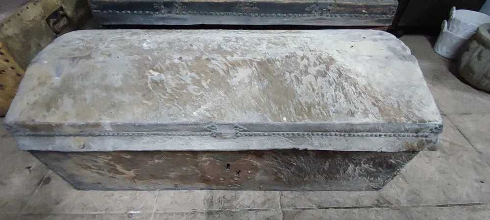 Baús em Pele Antigo