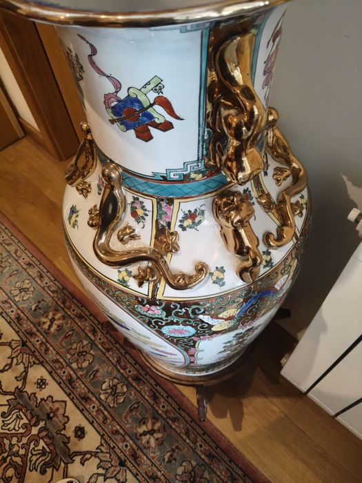 Jarrão decorativo  com a Base Chinês