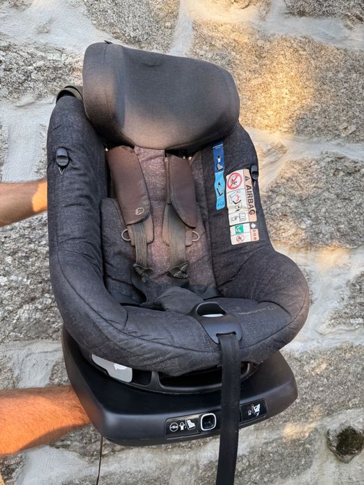 Cadeira Auto Bebé Confort AxissFix 360 | 4M aos 4 Anos