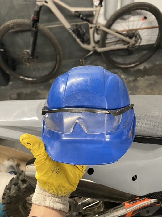 Каска робоча будівельна