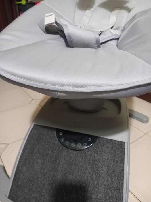 Cadeira chicco..com movimento e som ..completamente nova..