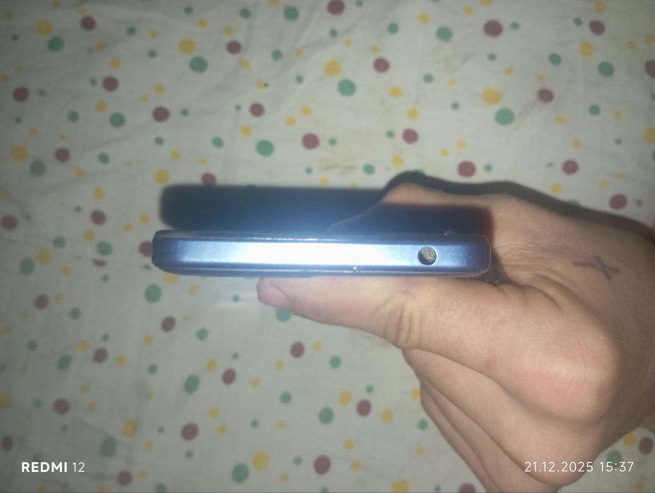 Продам телефон в не плохом состоянии moto g 24 power срочно