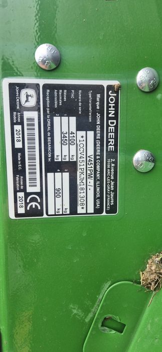 Prasa John Deere V451 M