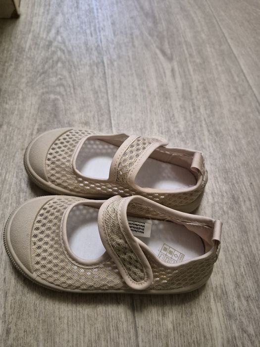 Тапочки для садочку#продам
Нові, не підійшли по розміру
27р -17см
390 грн