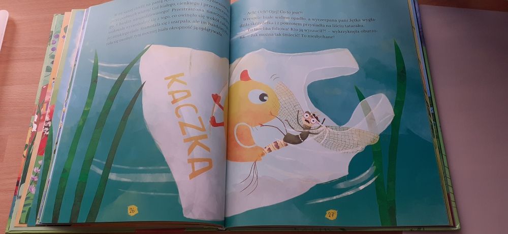 "W Robaczkowie" Katarzyna Biegańsk+ Bajkiświata,ksiazka wielkoformatow