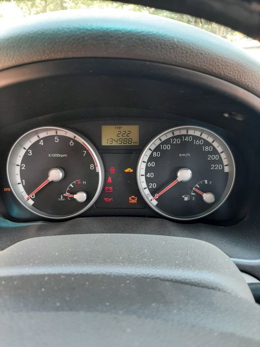 Хюндай Акцент 2008г 1.6 бенз пробег 135тыс