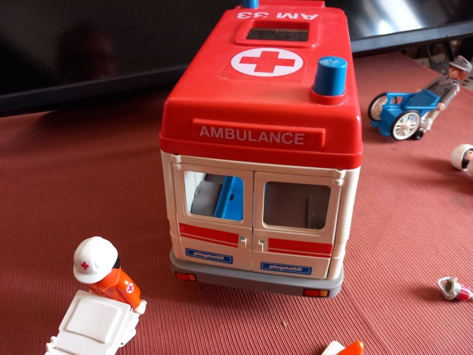 Carro antigo ambulância de playmobil
