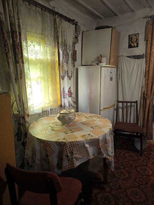 Продаж будинку з виходом до озера