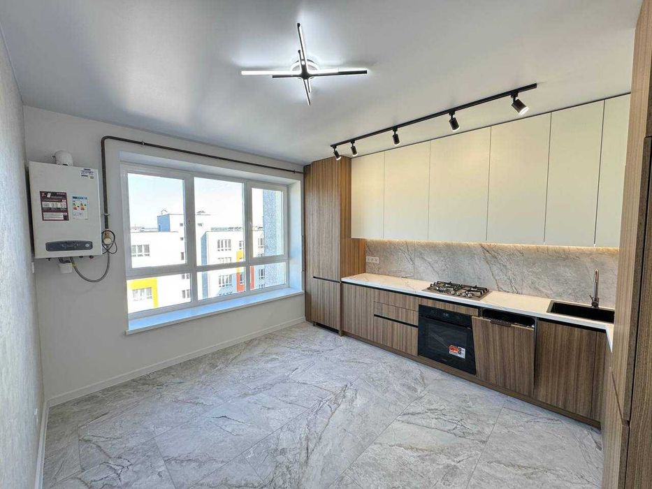 Продаж великої 3 кім. квартири 92 м2 з чудовим краєвидом!!! - View 3
