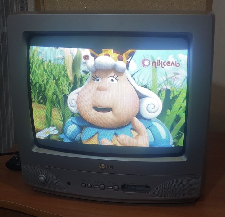 Телевізор LG CF - 14J50K